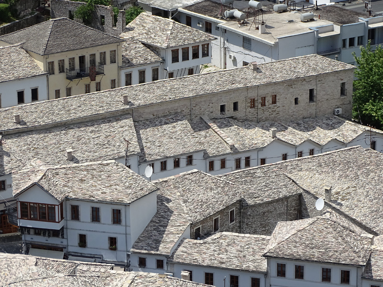 Gjirokastra (Photo license: CC BY 2.0)